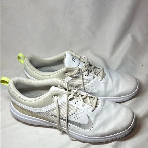 Nike White and Gray Golf Shoes with Streamlined Design - Picture 6 of 6